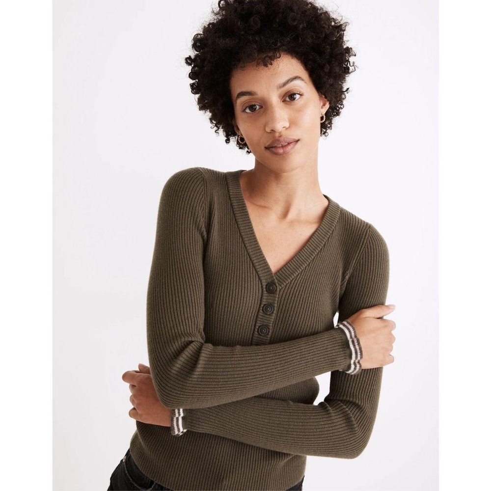 Madewell Ruffle Cuff Henley M sweater in Olive‎ XL